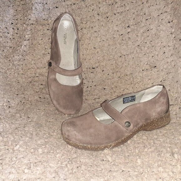 TEVA-Ventura S/N 4028 Brown Suede Casual Mary Janes-Snap Closure-Sz 8-NEAR MINT - Picture 1 of 10